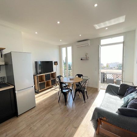Nice Renting - Cambrai - Luxurious Sea View Terrasse - King Bed - Parking - Ac - Fully Equipped Luaran gambar