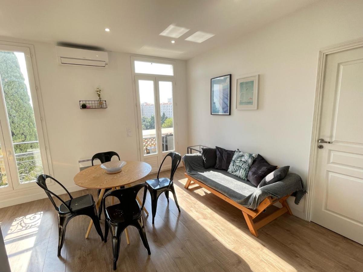 Nice Renting - Cambrai - Luxurious Sea View Terrasse - King Bed - Parking - Ac - Fully Equipped Luaran gambar