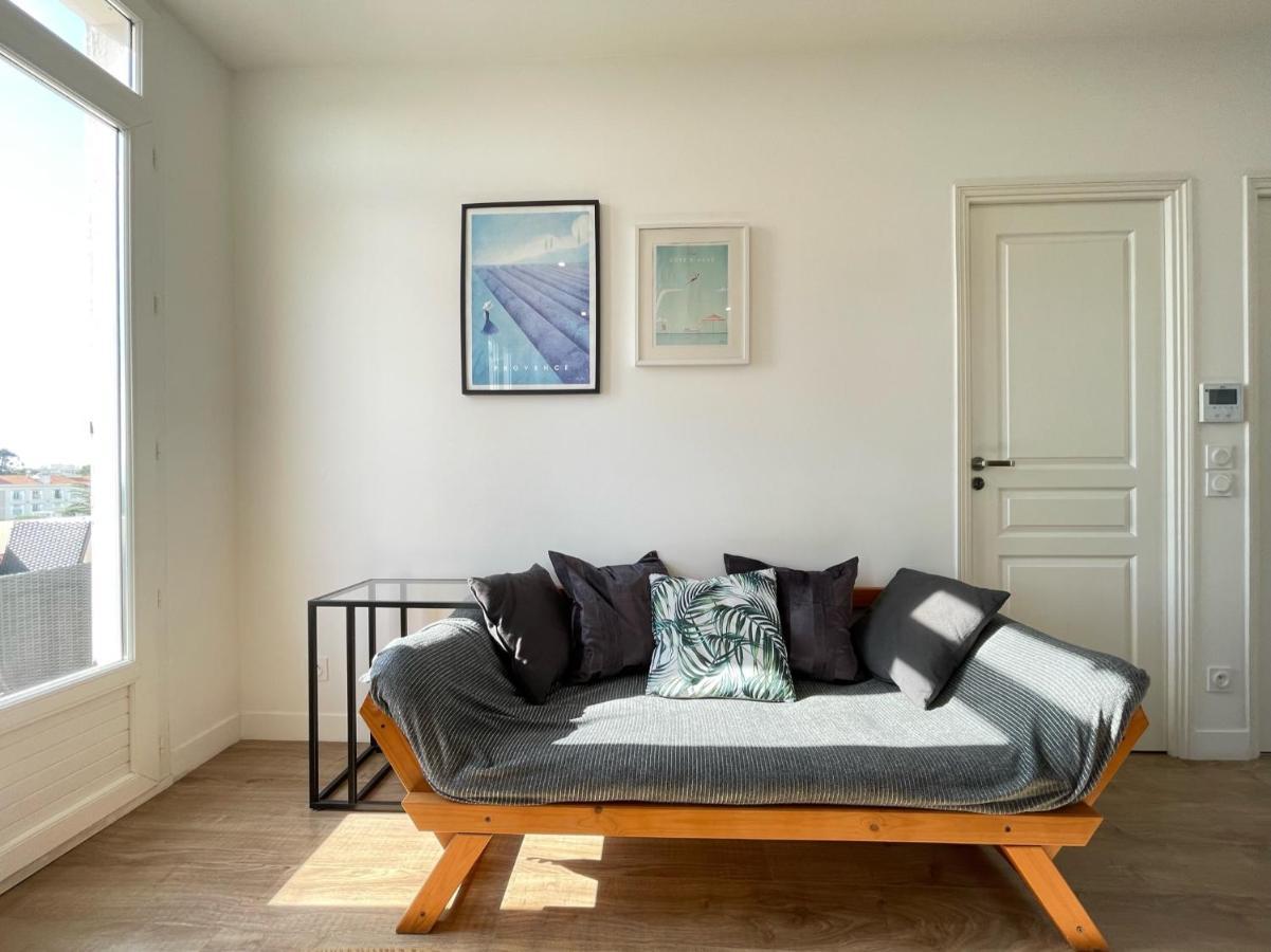 Nice Renting - Cambrai - Luxurious Sea View Terrasse - King Bed - Parking - Ac - Fully Equipped Luaran gambar